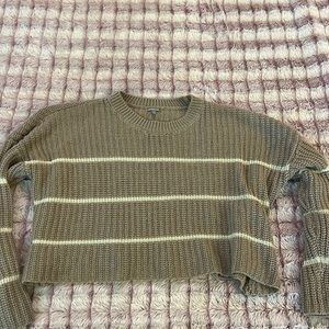 XS Cropped Sweater Beige with White Strips - Worn but in Good Condition 🤎